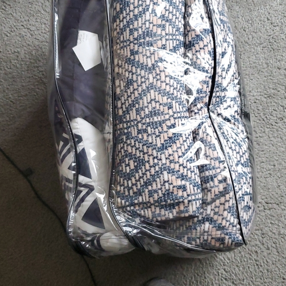 King 5 piece comforter set - Picture 2 of 3